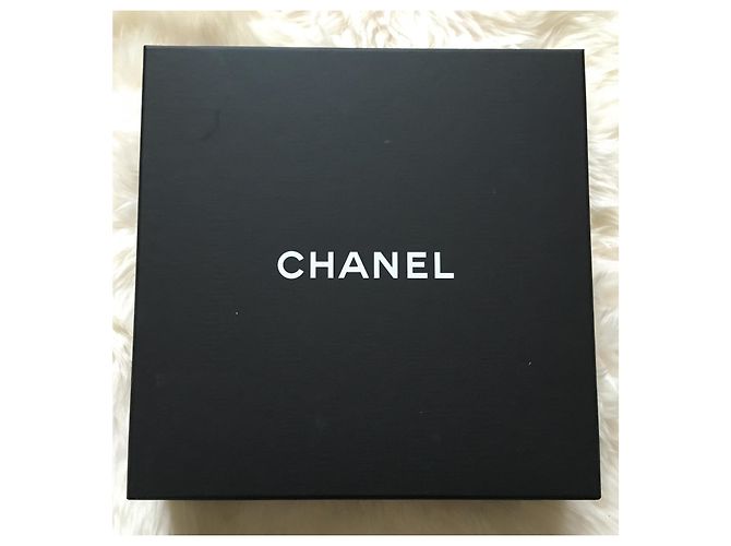 Chanel Collana corpo multistrato di perle rosa da passerella - vista 14