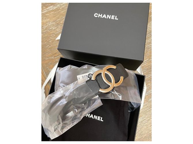 Chanel Ceinture en cuir réversible à boucle classique CC Noir - vue 10