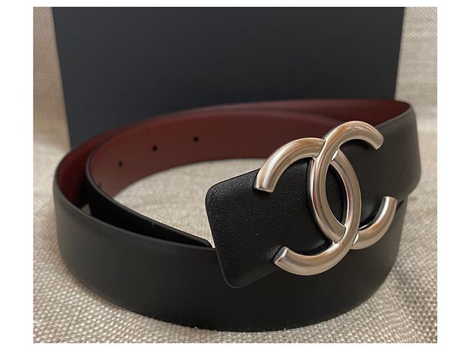 Chanel Ceinture en cuir réversible à boucle classique CC Noir - vue 2
