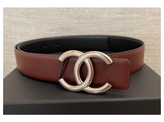 Chanel Ceinture en cuir réversible à boucle classique CC Noir - vue 4