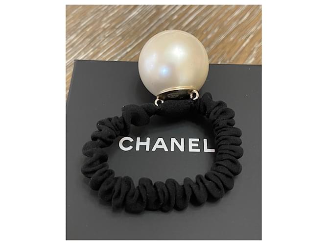 Cravatta per capelli classica con perle sintetiche jumbo di Chanel Nero Bianco - vista 3
