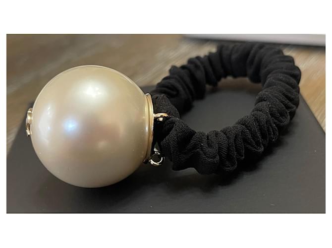 Cravatta per capelli classica con perle sintetiche jumbo di Chanel Nero Bianco - vista 4