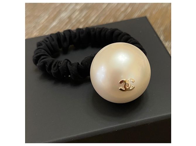 Cravatta per capelli classica con perle sintetiche jumbo di Chanel Nero Bianco - vista 6