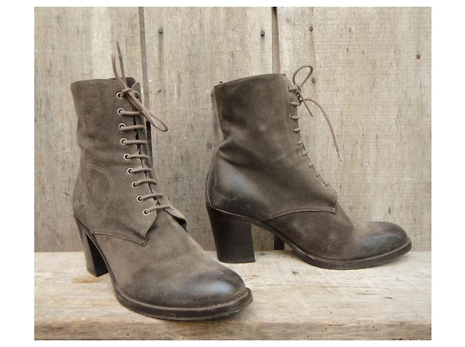 Botas Prada Nubuck Taupe 37.5 Gris pardo - vista 5