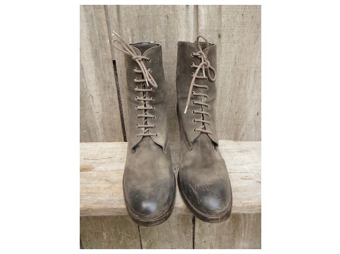 Botas Prada Nubuck Taupe 37.5 Gris pardo - vista 6