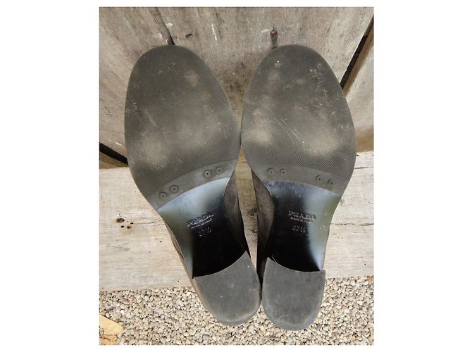 Botas Prada Nubuck Taupe 37.5 Gris pardo - vista 8
