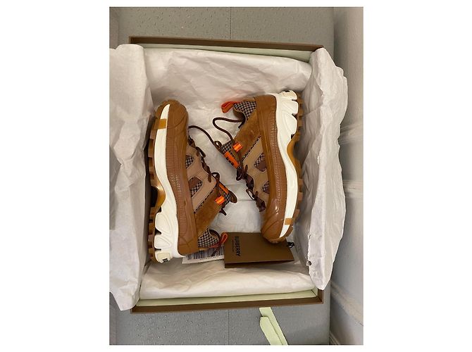 Burberry Sneakers Arthur in pelle scamosciata e lana check pied de poule Beige - vista 2