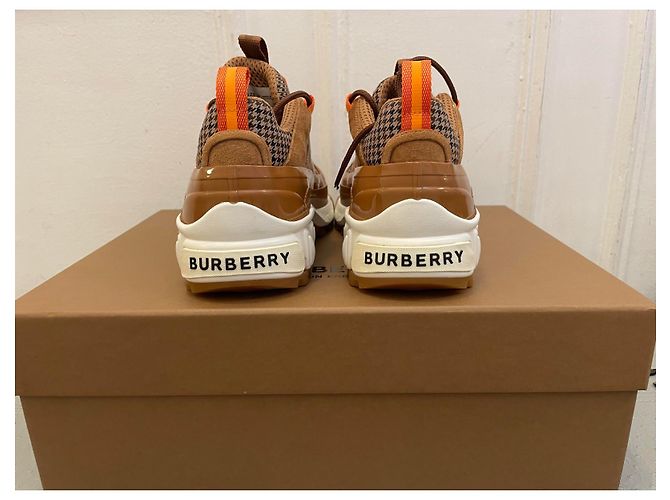 Burberry Sneakers Arthur in pelle scamosciata e lana check pied de poule Beige - vista 5