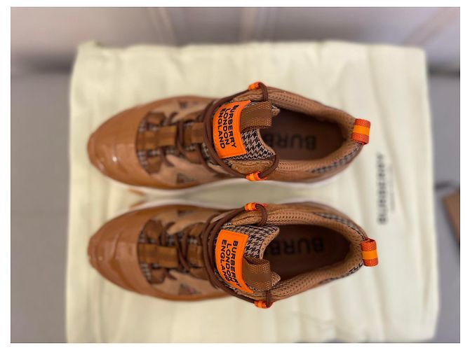 Burberry Sneakers Arthur in pelle scamosciata e lana check pied de poule Beige - vista 7