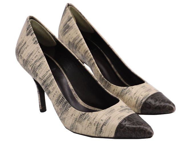 Bomba de dois tons Tory Burch com design de pele de cobra em couro bege - vista 2