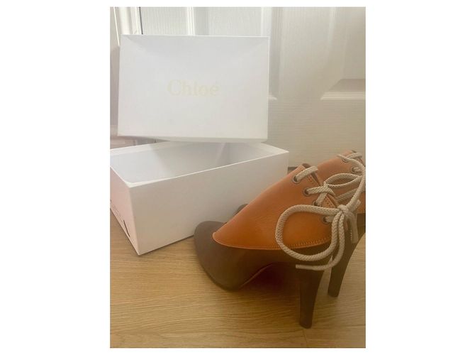 Chloé Chloe - Gibbon calf leather heels with lacing at the back Brown Taupe - view 10