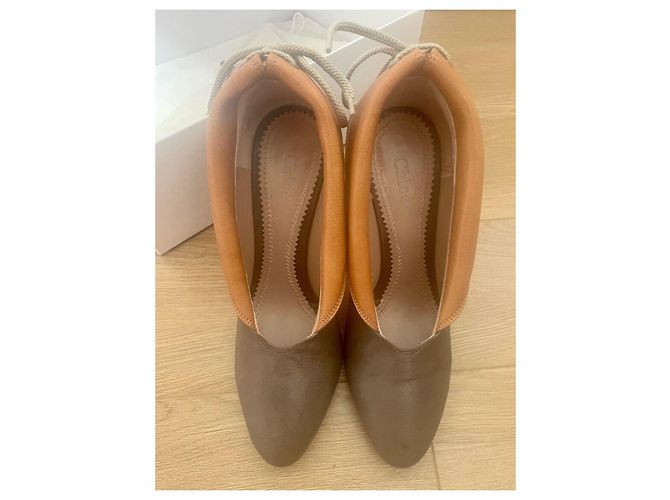 Chloé Chloe - Gibbon calf leather heels with lacing at the back Brown Taupe - view 11