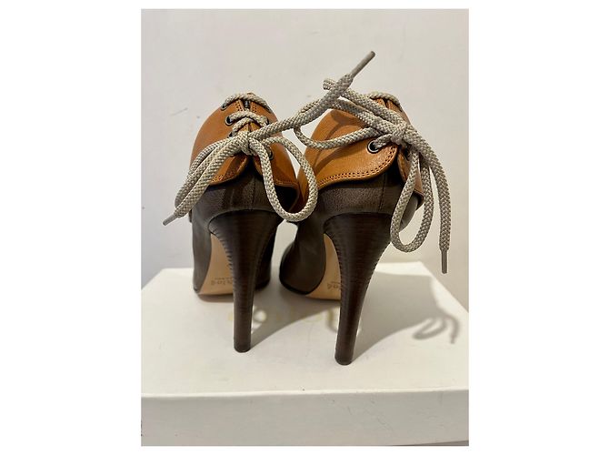 Chloé Chloe - Gibbon calf leather heels with lacing at the back Brown Taupe - view 4