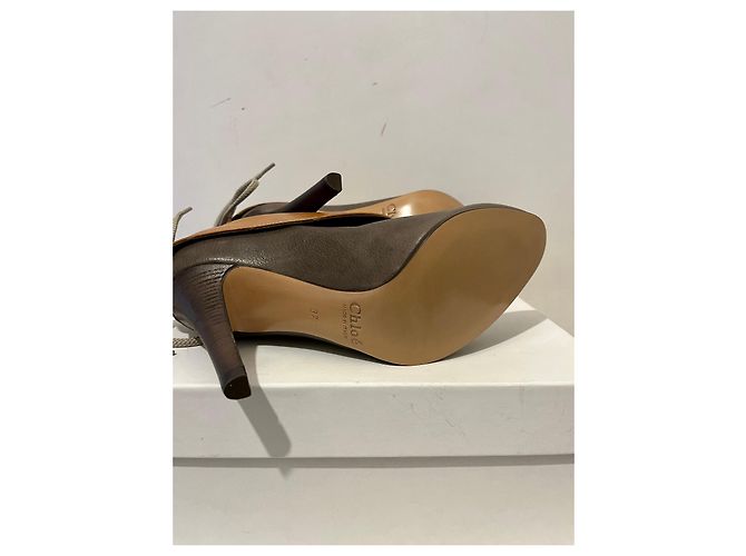 Chloé Chloe - Gibbon calf leather heels with lacing at the back Brown Taupe - view 7