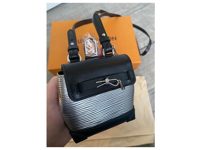 City Steamer Zaino Louis Vuitton nano micro steamer Nero Argento Silver hardware - vista 11