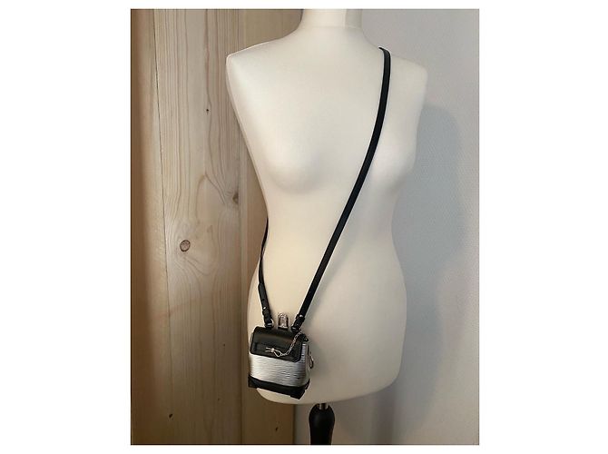 City Steamer Zaino Louis Vuitton nano micro steamer Nero Argento Silver hardware - vista 2