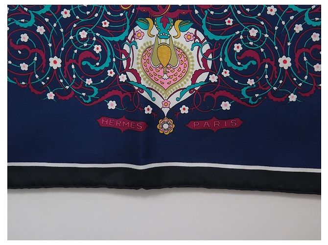 Hermès HERMES SCIARPA PERSIANO DI POESIA JULIE ABADIE CARRE 90 SETA SCIARPA IN SETA BLU - vista 4