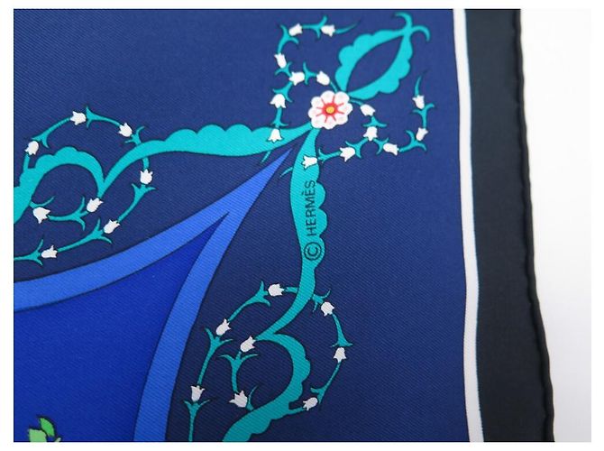 Hermès HERMES SCIARPA PERSIANO DI POESIA JULIE ABADIE CARRE 90 SETA SCIARPA IN SETA BLU - vista 6