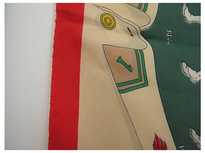 Hermès SCIARPA VINTAGE HERMES ALLA GLORIA DELLA LEGIONE STRANIERA SCIARPA DI SETA GRYCAR Beige - vista 9