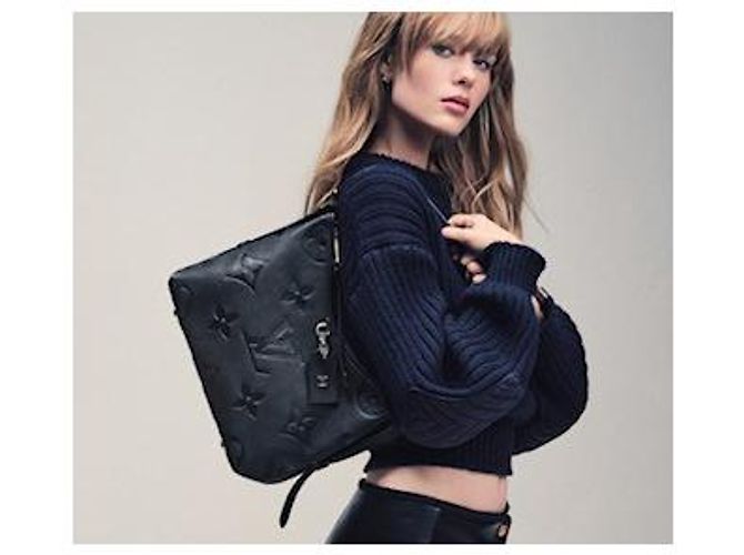 Bolsa Louis Vuitton CarryAll MM em couro preto - vista 3