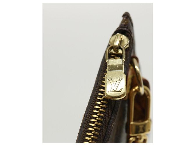 LOUIS VUITTON Monogram Neverfull MM Accessory Pouch LV Auth 31675 - view 14