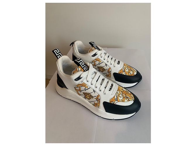 Sneakers Versace in tessuto con dettagli dorati Gold hardware - vista 2