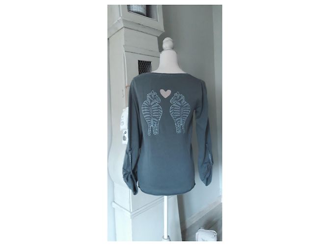 Berenice Kaschmir und Seide Pullover Dunkelgrün mit Zebra Stickerei - Ansicht 2