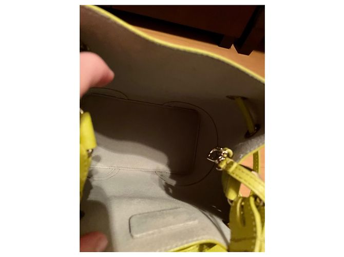 Furla Handtasche aus Leder Hellgrün - Ansicht 4