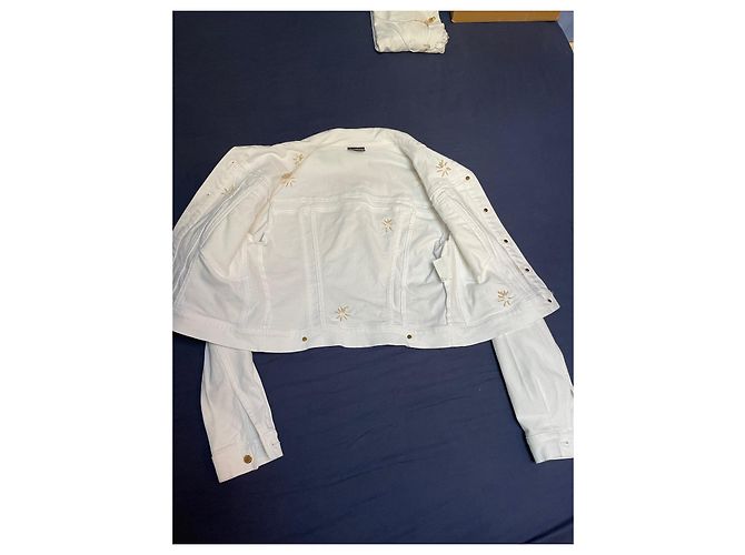ROCCOBAROCCO White Denim Jacket with Gold Buttons - view 7