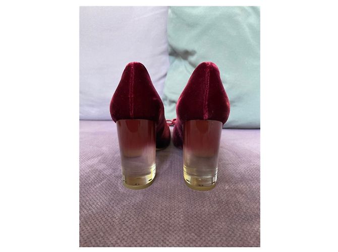 Zapatos de tacón Salvatore Ferragamo de terciopelo burdeos - vista 3