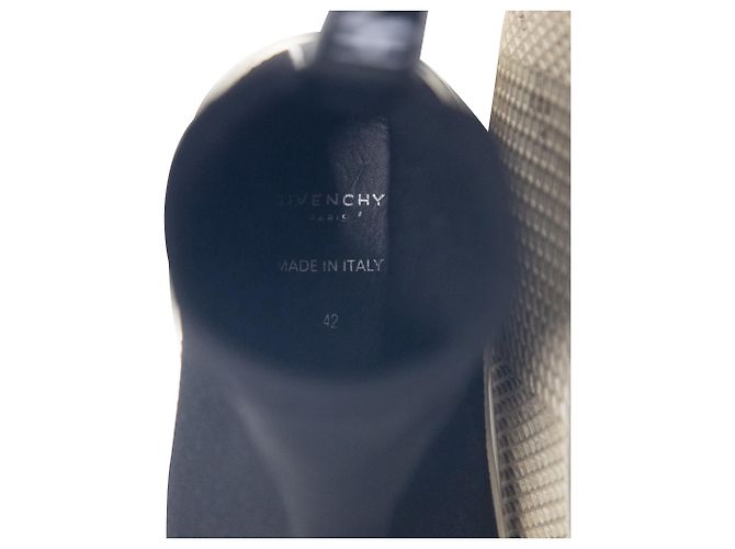 Givenchy High-Top-Sneakers aus Stretch-Strick mit George V-Logo aus schwarzem Polyamid - Ansicht 6