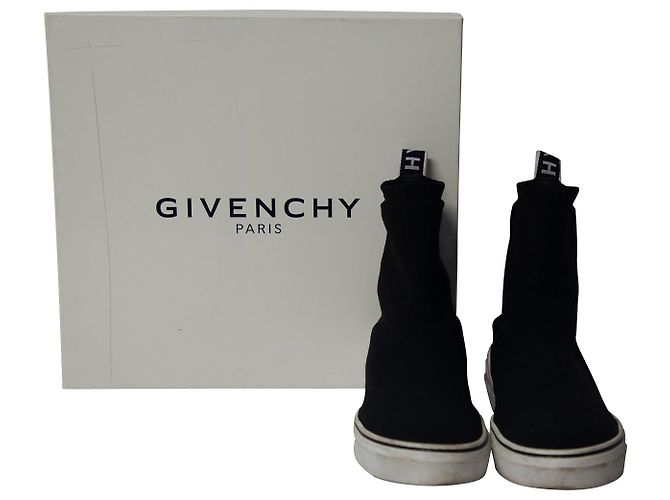 Givenchy High-Top-Sneakers aus Stretch-Strick mit George V-Logo aus schwarzem Polyamid - Ansicht 8