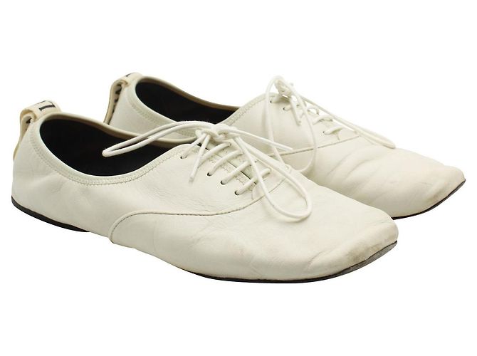 Loewe Sapatos Derby Brancos e Macios - vista 2