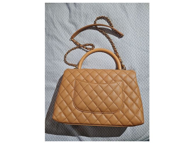 Chanel Coco Handle Borsa a tracolla beige in pelle - vista 2