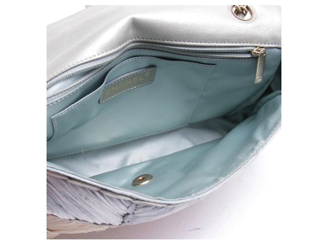 Borsa Chanel con patta pastello Gold hardware - vista 3
