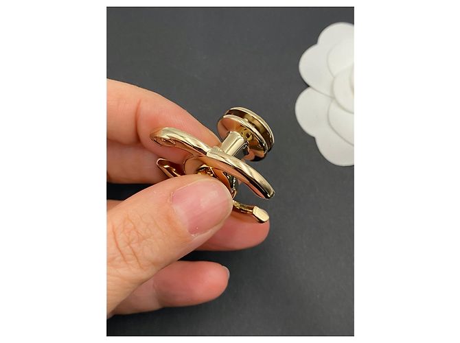 CHANEL chiusura CC turnlock dorata D'oro - vista 8
