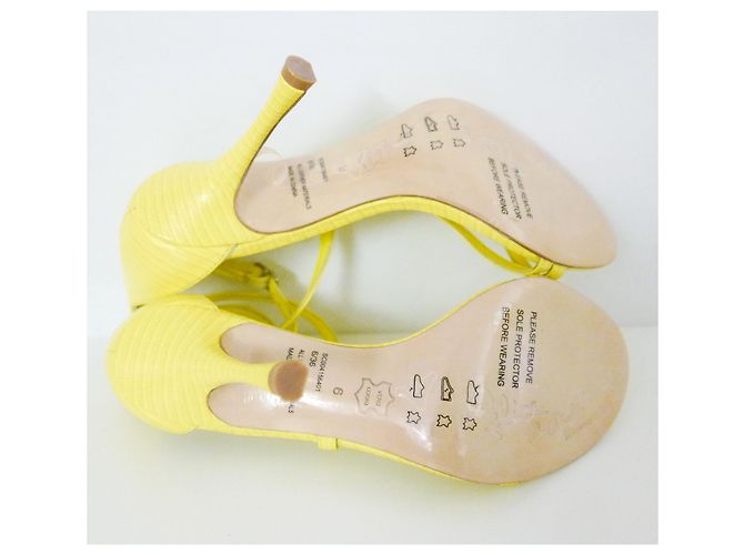Alice + Olivia Alice & Olivia Deidra neonfarbene Ledersandalen mit Eidechseneffekt Gelb - Ansicht 3
