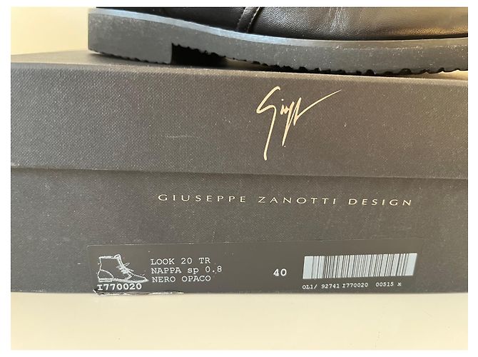 Stivaletti combat stringati Giuseppe Zanotti in pelle nera Nero - vista 11