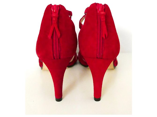 Sandalias estilo gladiador de ante rojo de Stuart Weitzman - vista 3