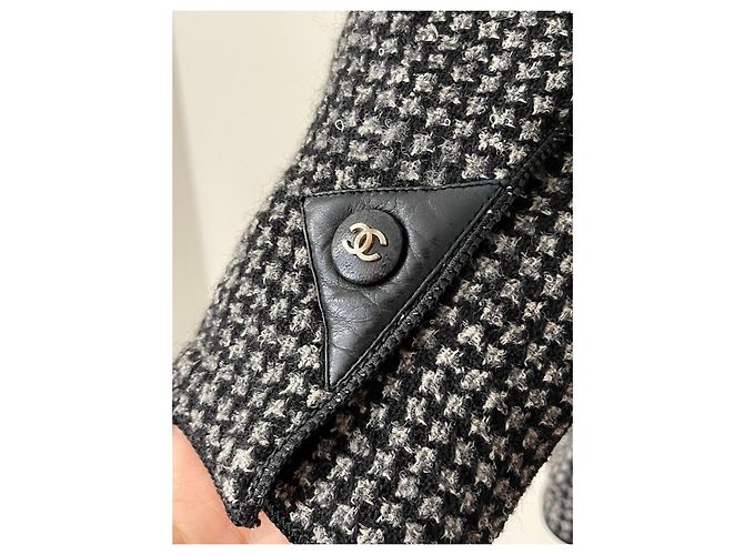 Chanel Jacke aus schwarzem Tweed Größe 40 - Ansicht 10