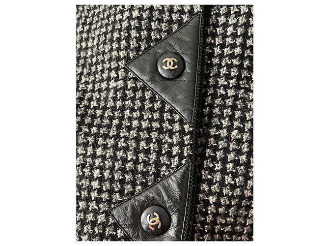 Chanel Jacke aus schwarzem Tweed Größe 40 - Ansicht 13