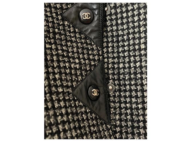 Chanel Jacke aus schwarzem Tweed Größe 40 - Ansicht 14