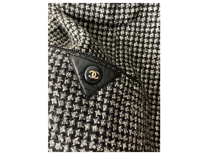 Chanel Jacke aus schwarzem Tweed Größe 40 - Ansicht 15