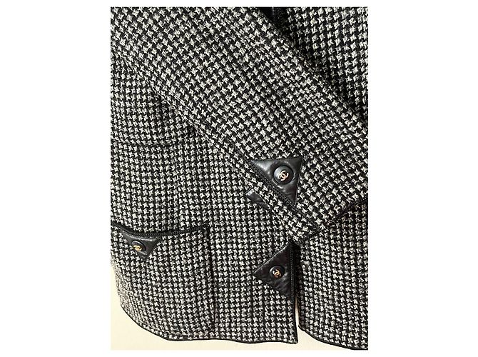 Chanel Jacke aus schwarzem Tweed Größe 40 - Ansicht 4