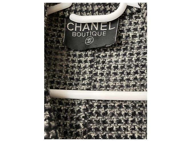 Chanel Jacke aus schwarzem Tweed Größe 40 - Ansicht 5