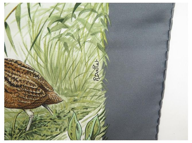 Hermès SCIARPA HERMES FERMA A CAMARGUE ROBERT DALLET CARRE 90 IN SCIARPA DI SETA GRIGIA Grigio - vista 6