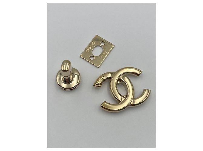 CHANEL chiusura  CC turnlock dorata D'oro - vista 3