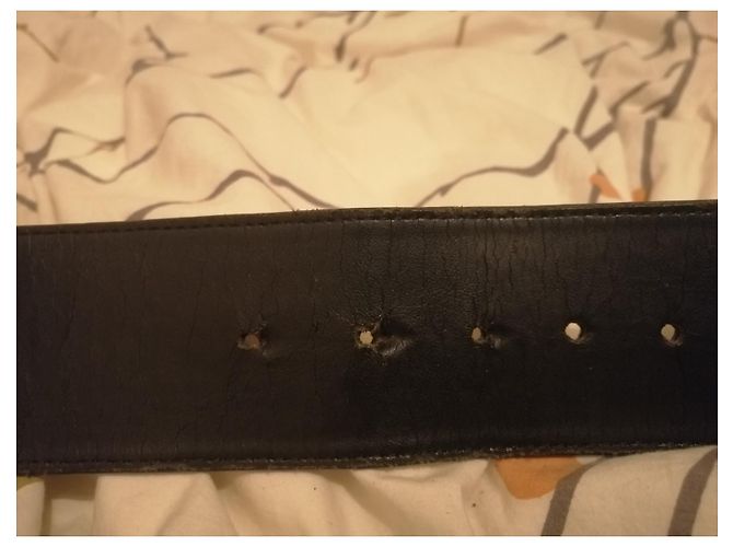 Chanel Gürtel aus schwarzem Leder - Ansicht 2