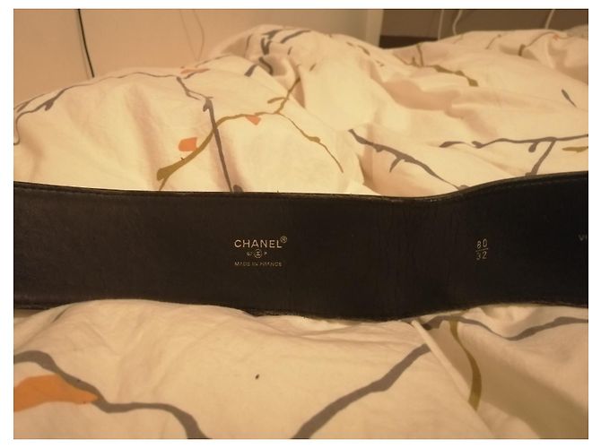 Chanel Gürtel aus schwarzem Leder - Ansicht 4