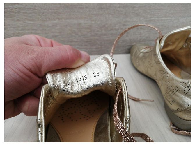 Louis Vuitton Schnürschuhe Golden - Ansicht 14